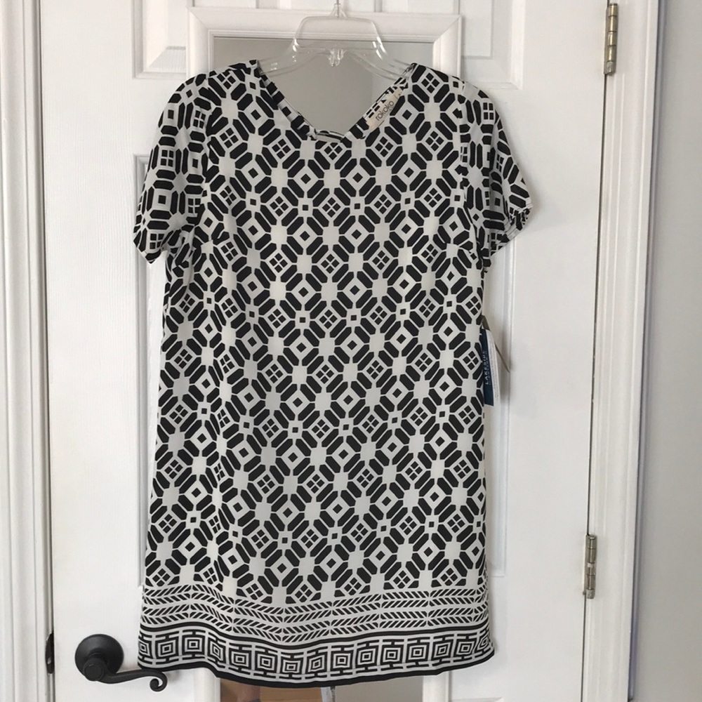 Black and white short sleeve dress.